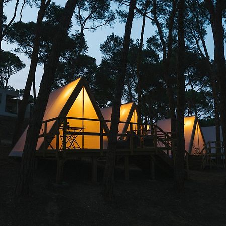 Готель Wecamp Cala Montgo Л'Аскала Екстер'єр фото