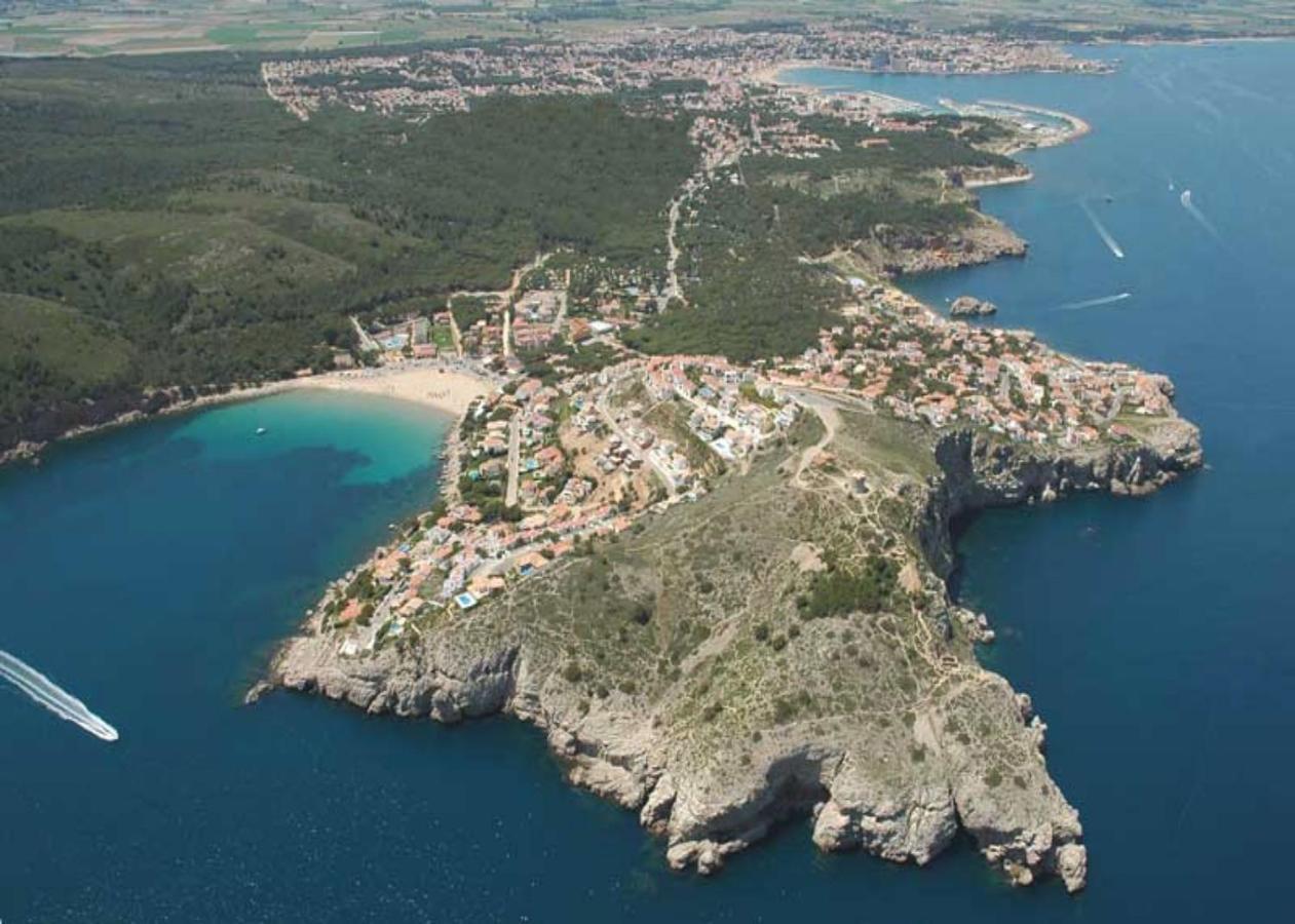 Готель Wecamp Cala Montgo Л'Аскала Екстер'єр фото