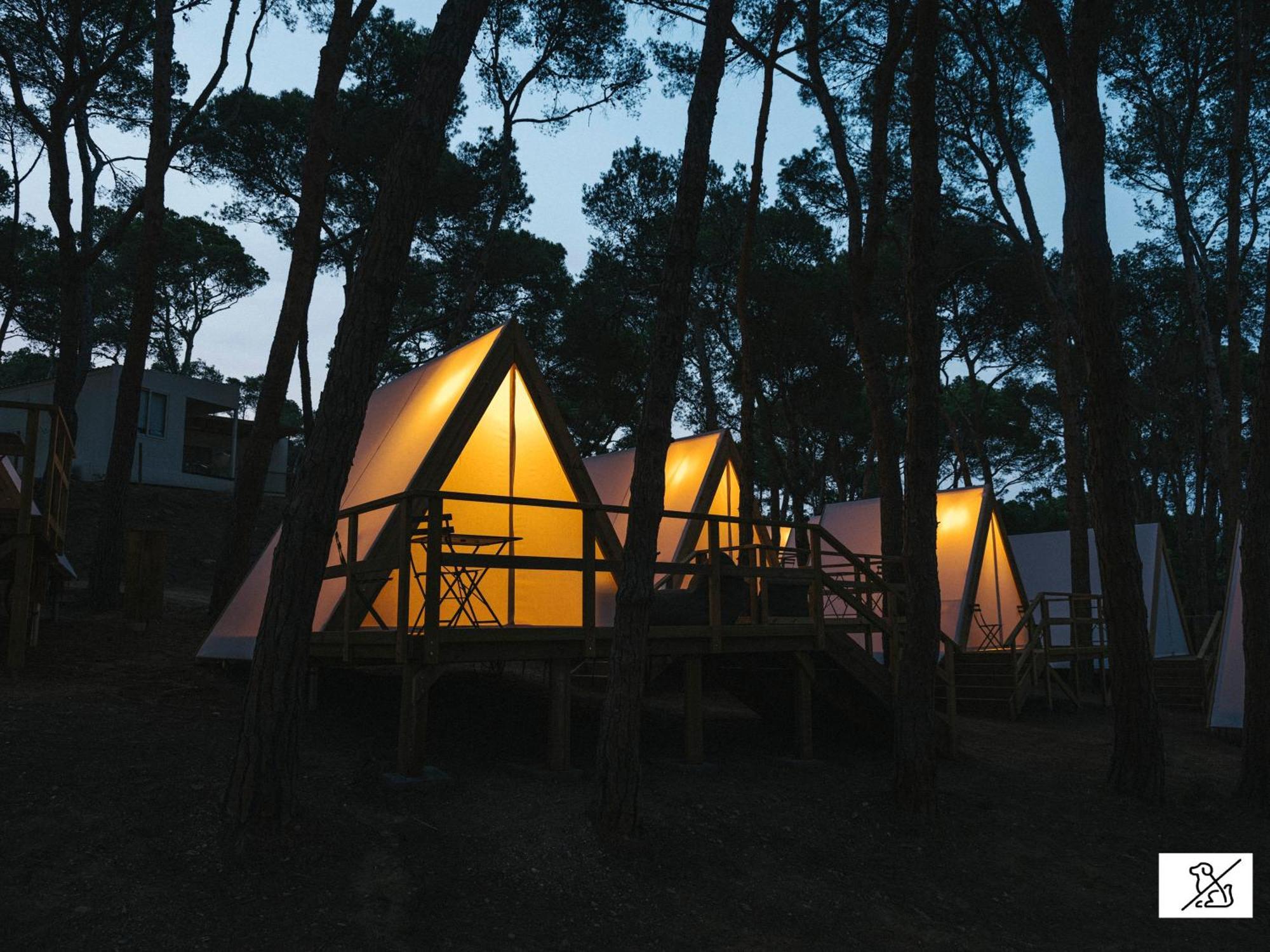 Готель Wecamp Cala Montgo Л'Аскала Екстер'єр фото