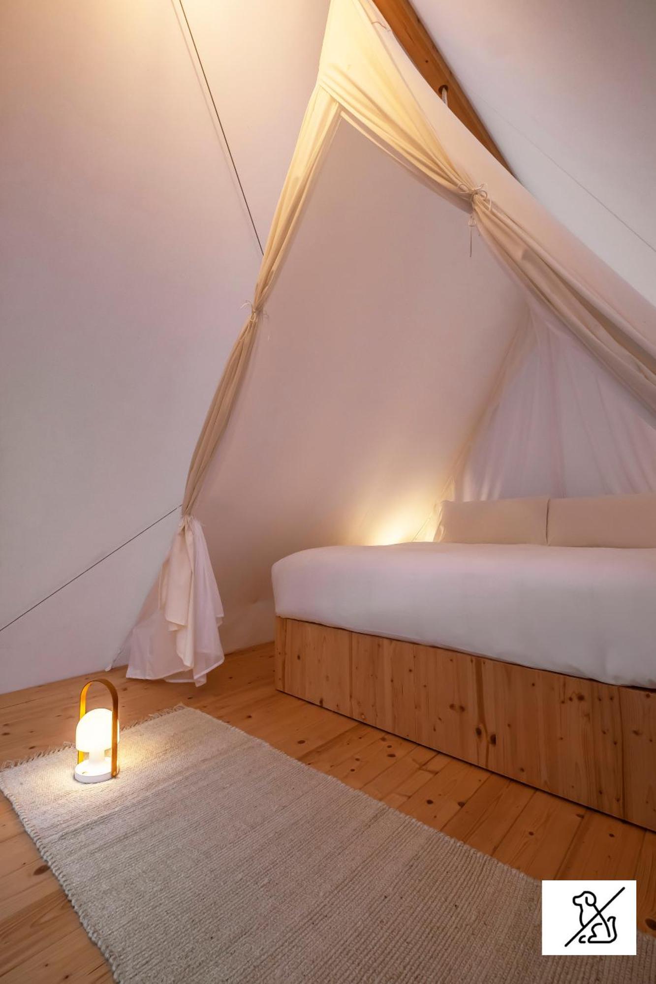 Готель Wecamp Cala Montgo Л'Аскала Екстер'єр фото