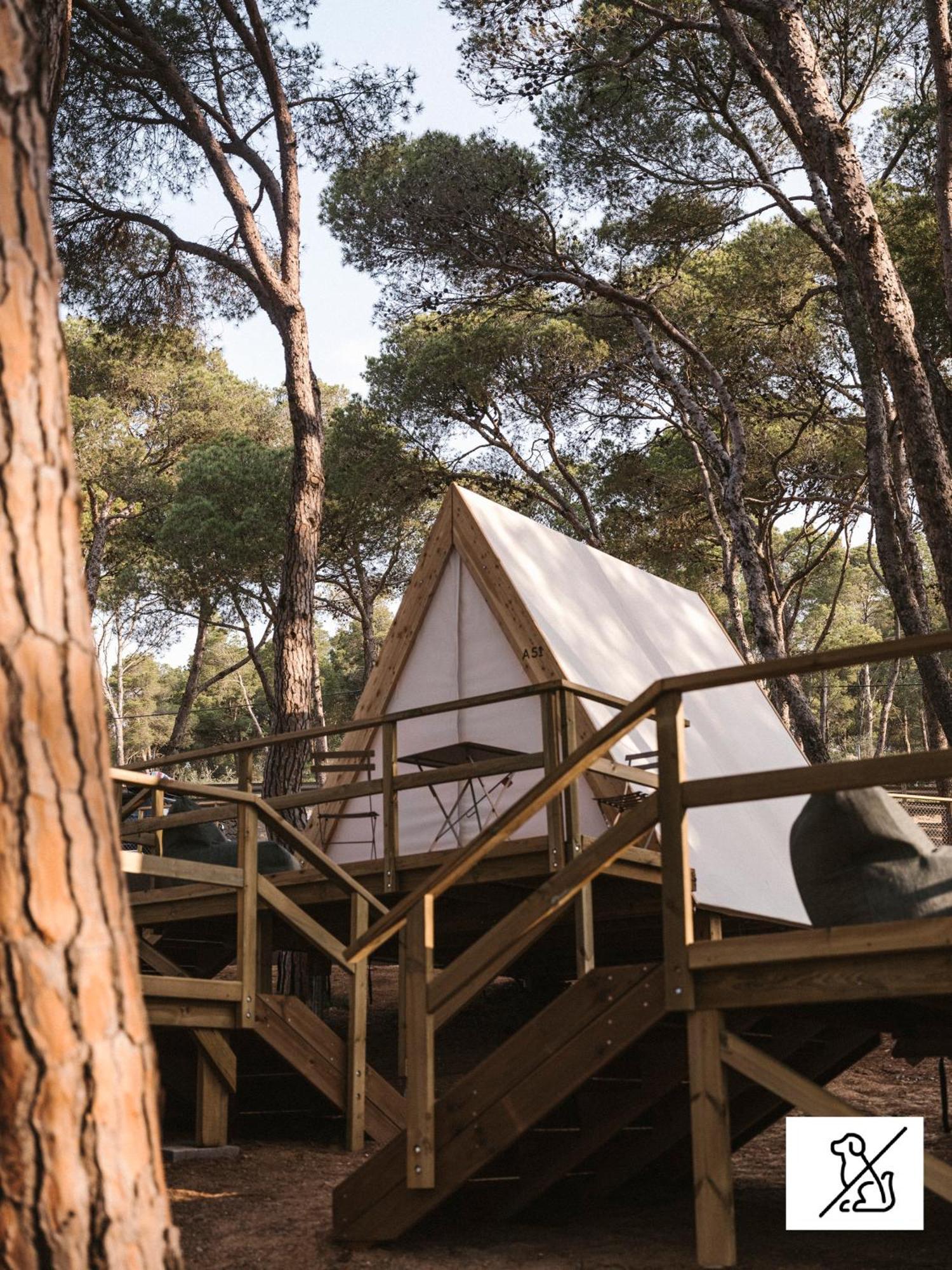 Готель Wecamp Cala Montgo Л'Аскала Екстер'єр фото